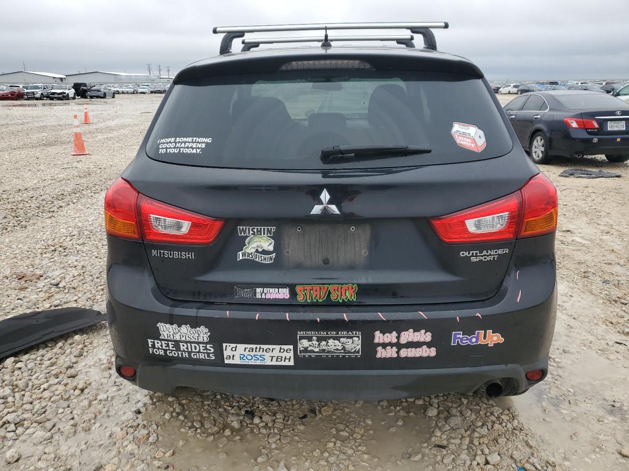 2014 Mitsubishi Outlander - Image 6