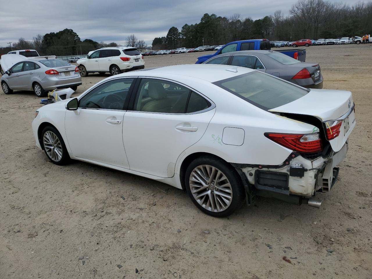2014 Lexus ES - Image 2