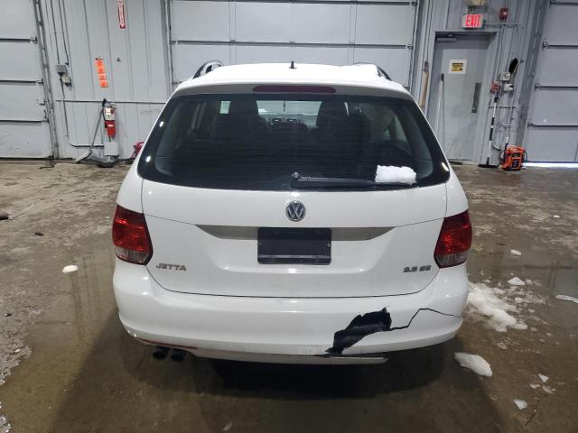 Crossovers VOLKSWAGEN JETTA 2012 Biały