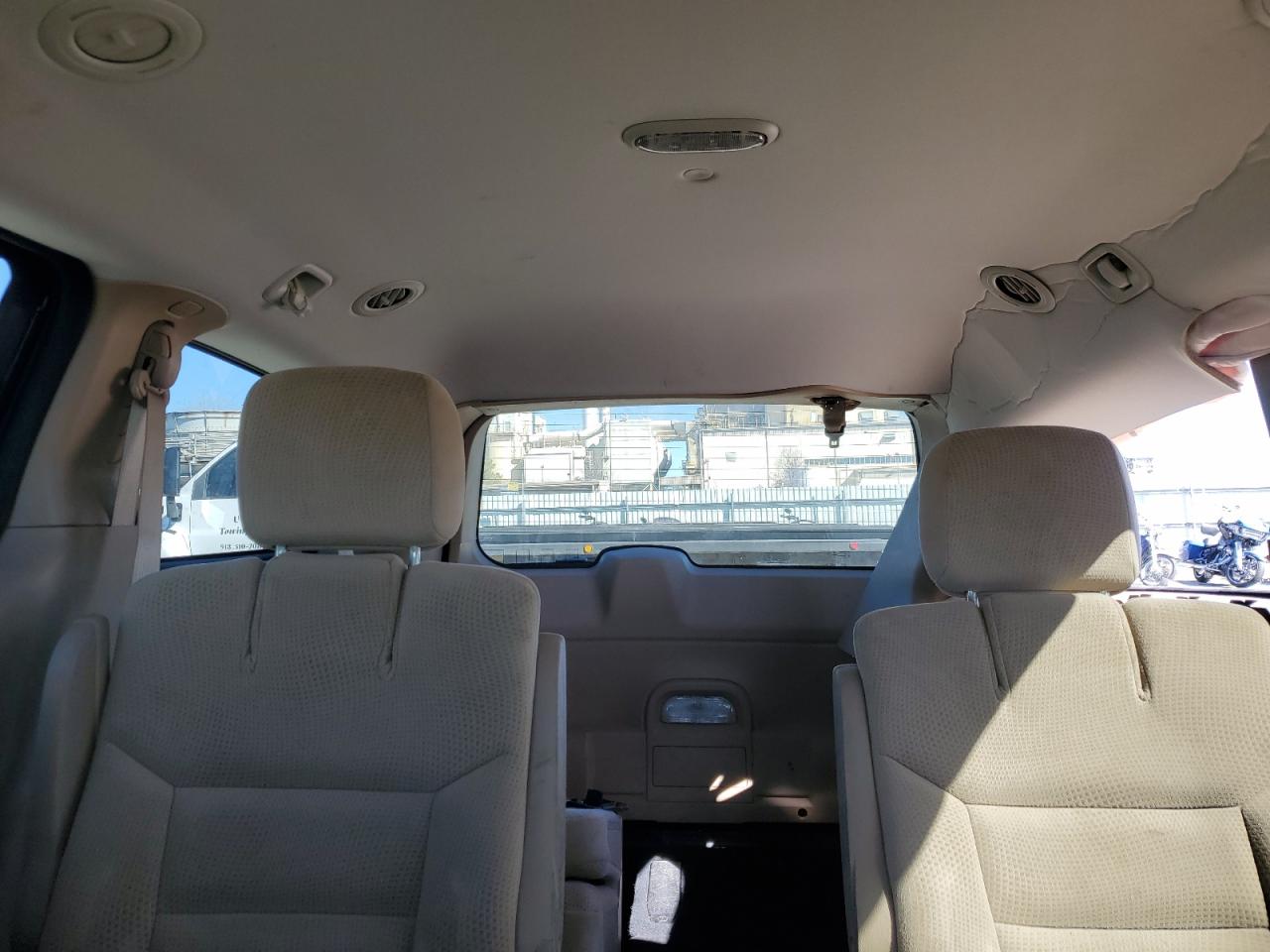 2016 Dodge Caravan - Image 10