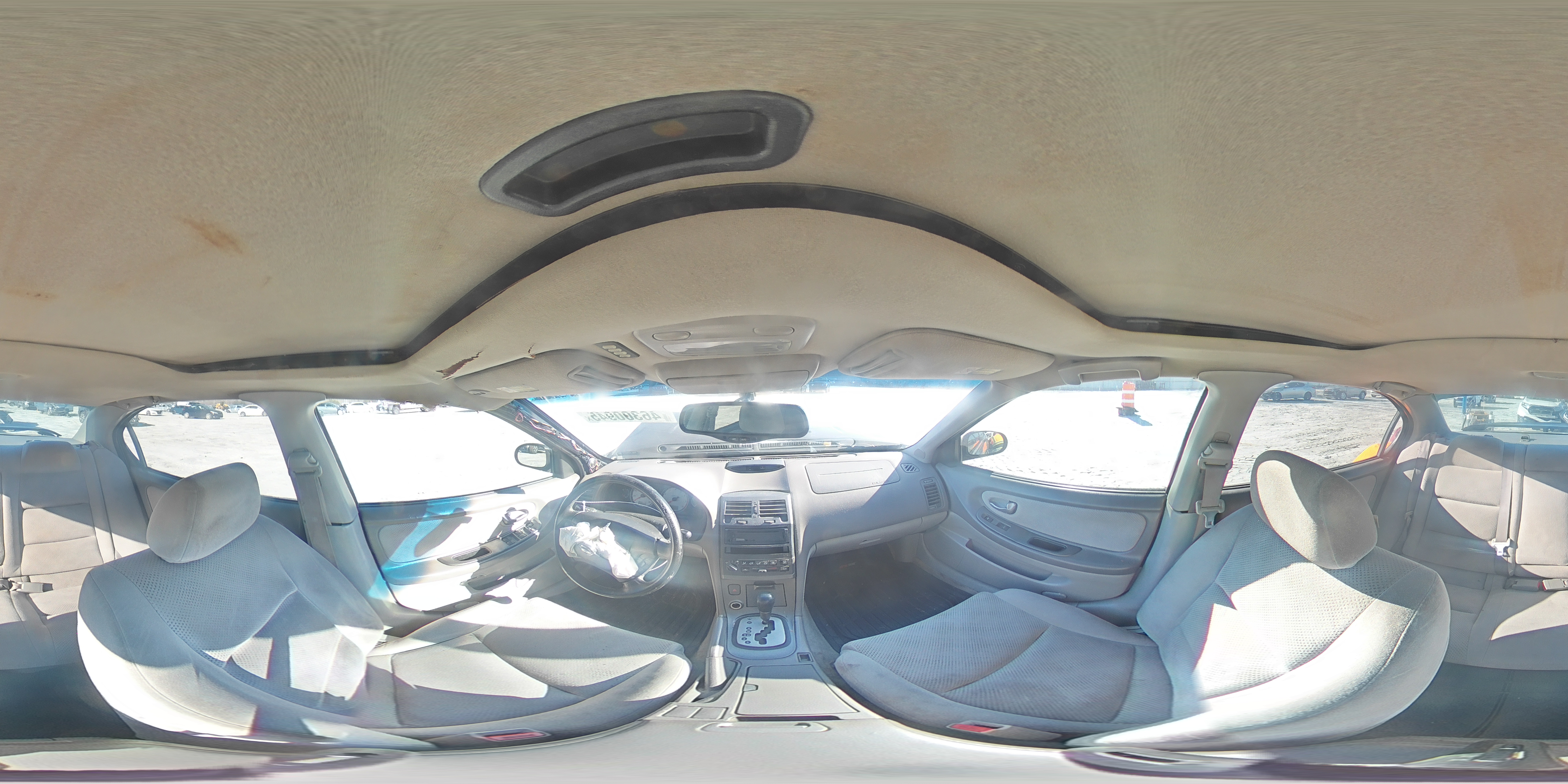 2002 Nissan Maxima - Image 13