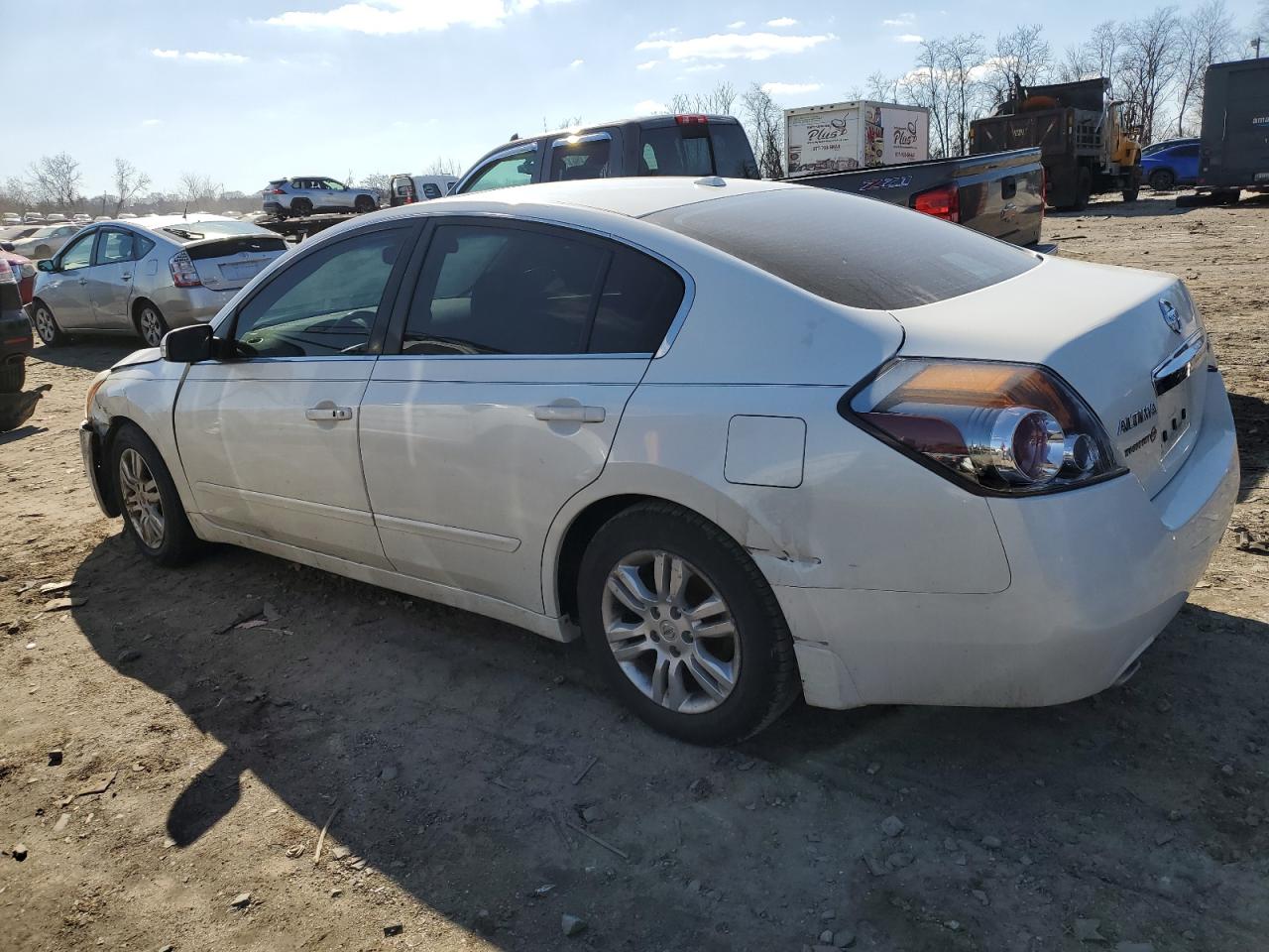2011 Nissan Altima - Image 2