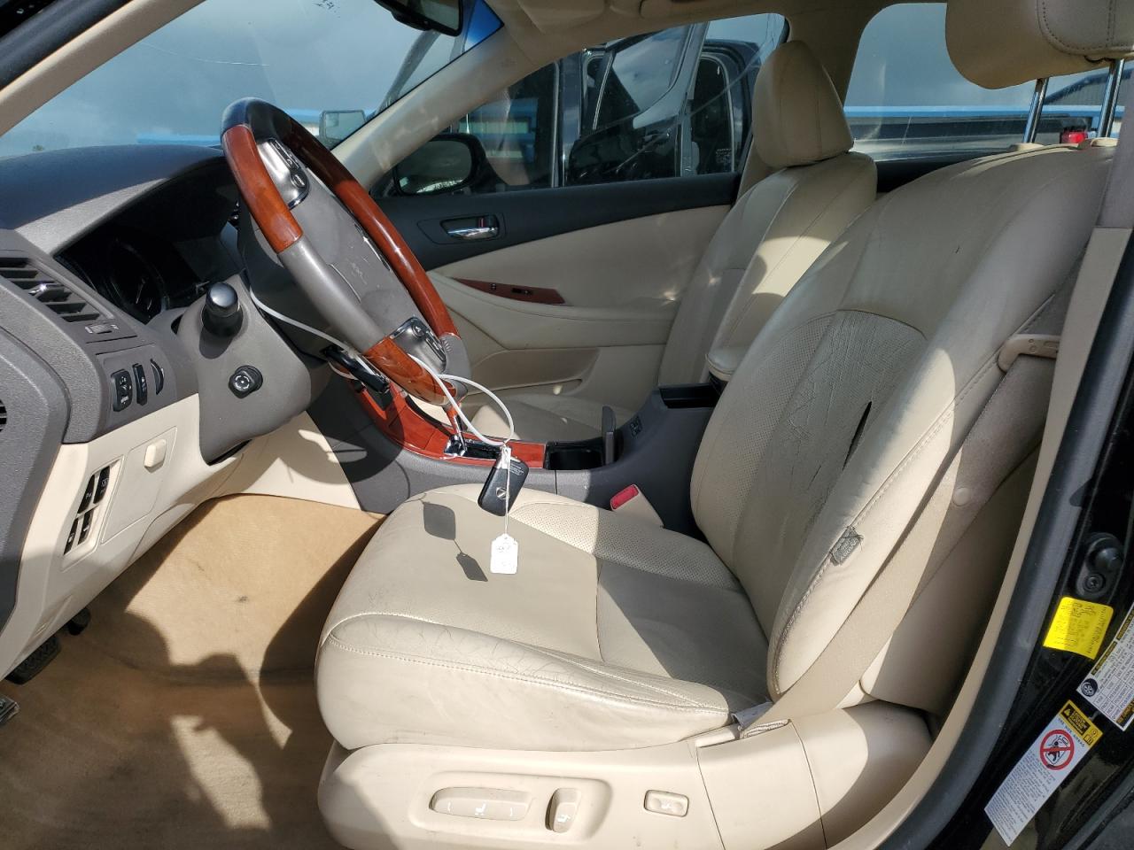 2012 Lexus ES - Image 7