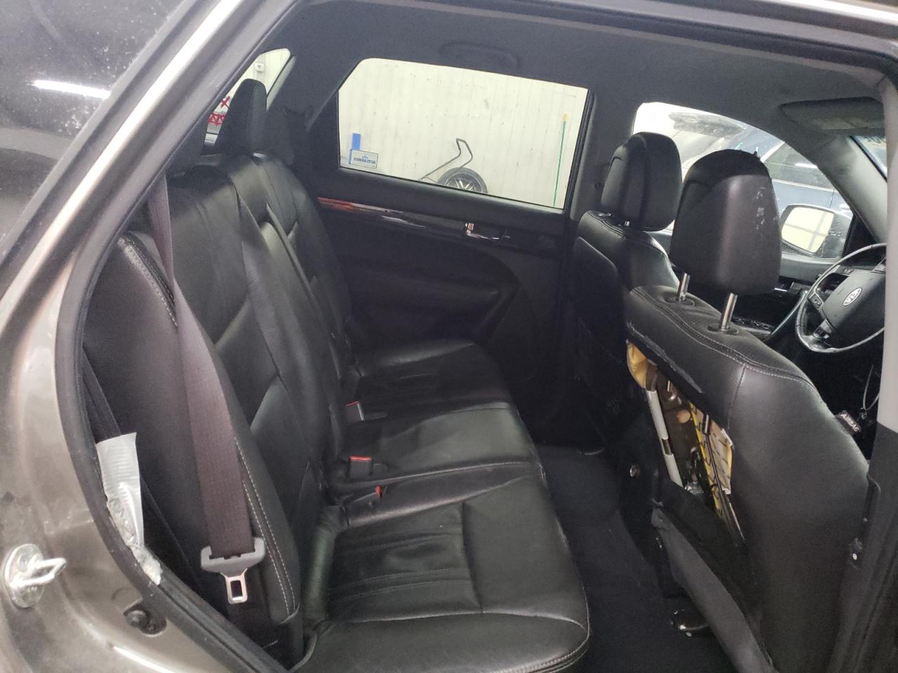 2012 Kia Sorento - Image 11