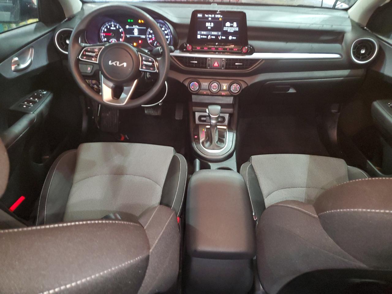 2024 Kia Forte - Image 8