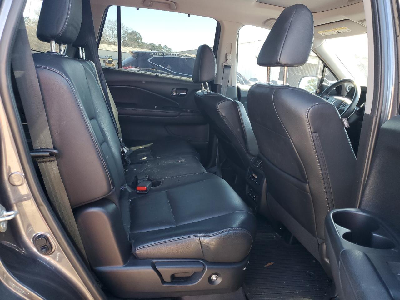 2017 Honda Pilot - Image 11