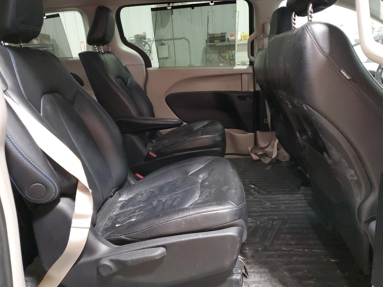 2021 Chrysler Pacifica - Image 11