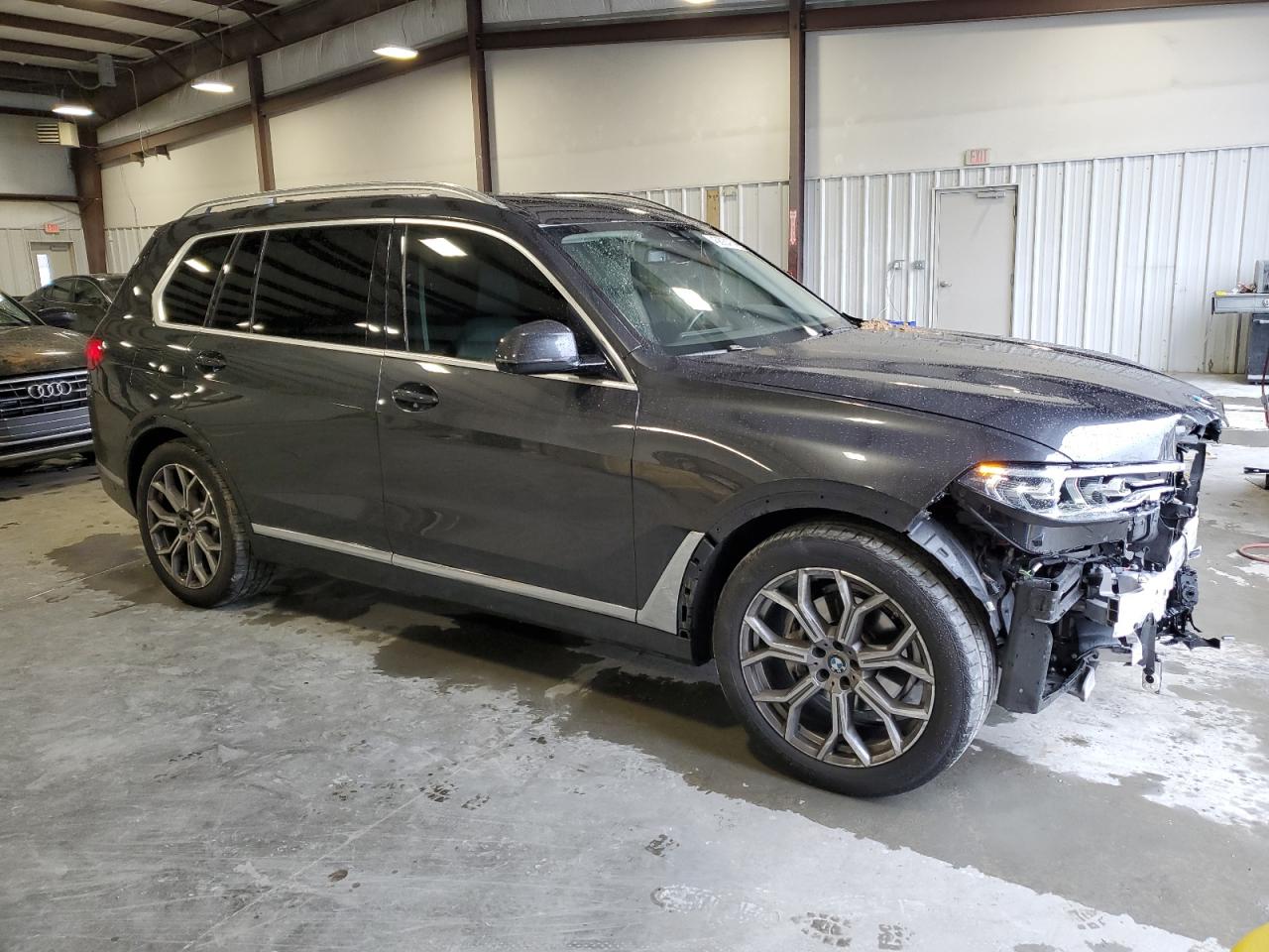 2021 BMW X7 - Image 4