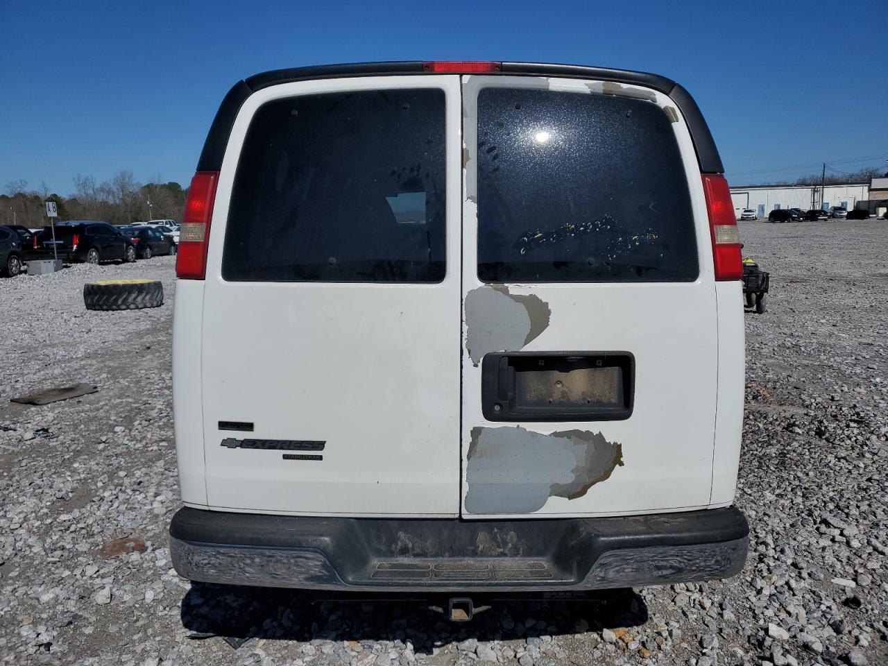 2011 Chevrolet Express - Image 6