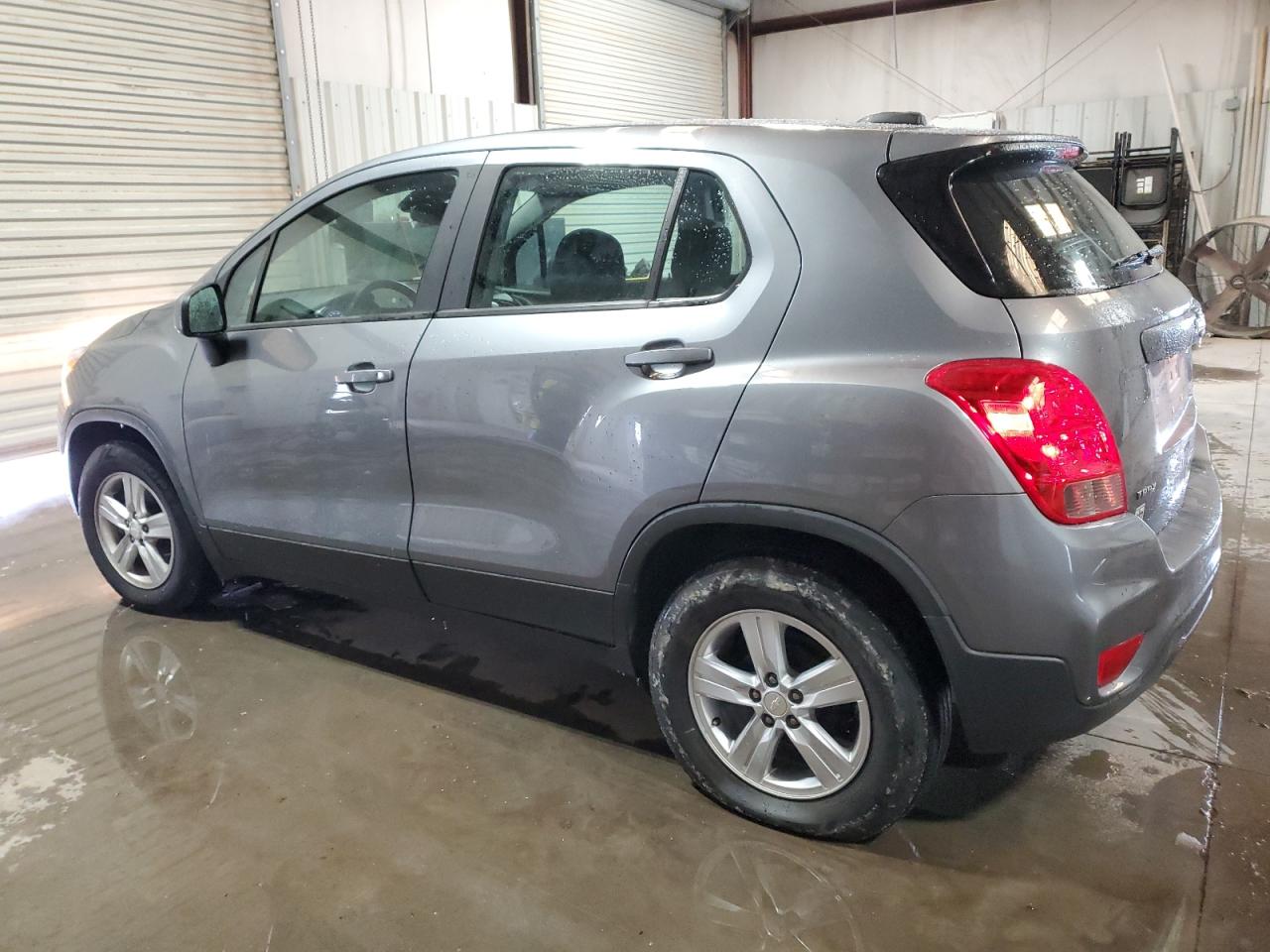 2020 Chevrolet Trax - Image 2