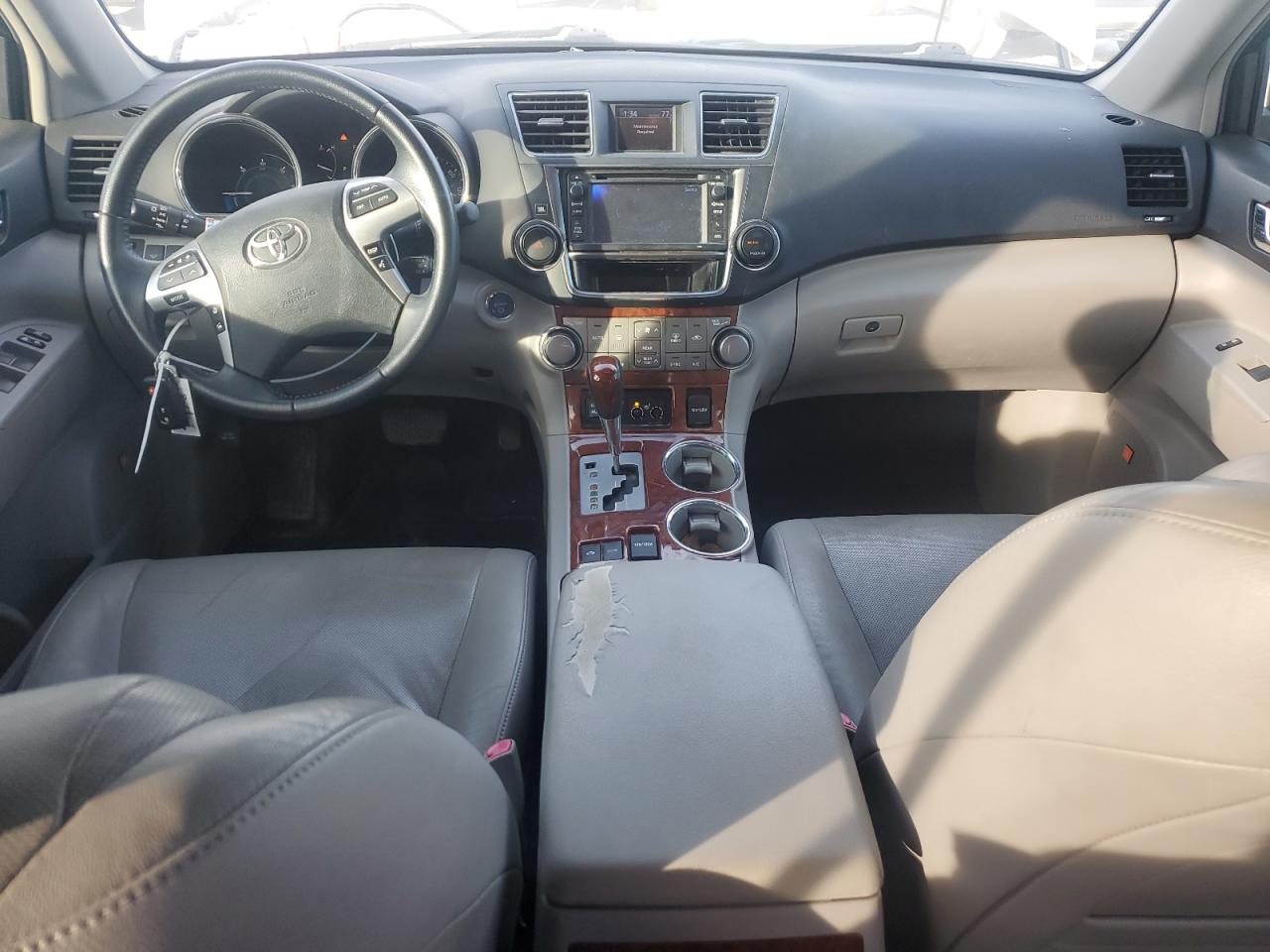 2013 Toyota Highlander - Image 8