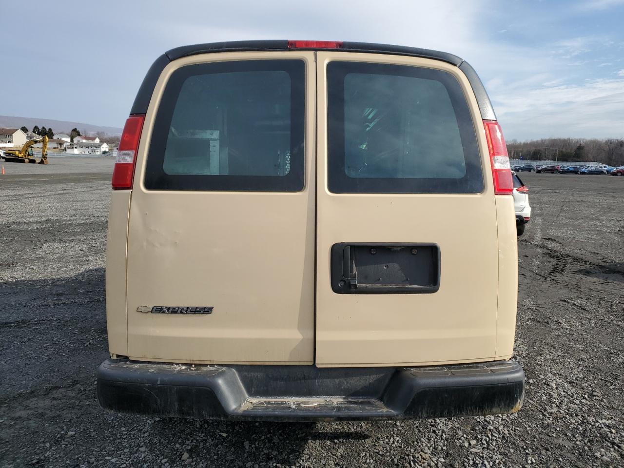 2018 Chevrolet Express - Image 6
