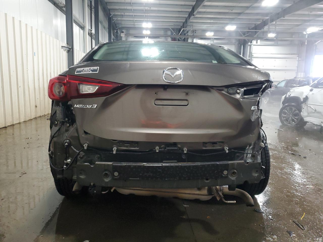 2017 Mazda 3 - Image 6
