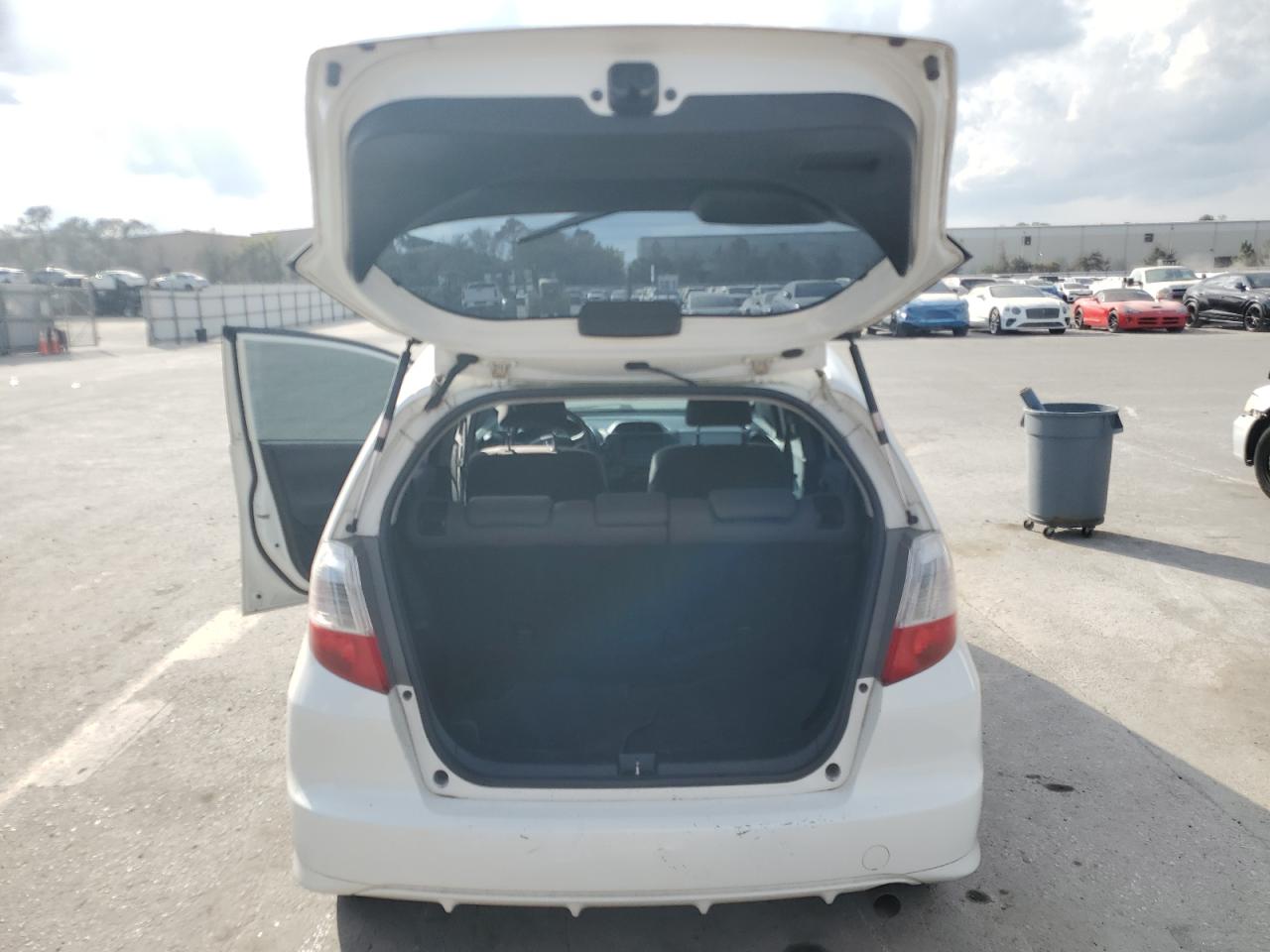 2010 Honda Fit - Image 6