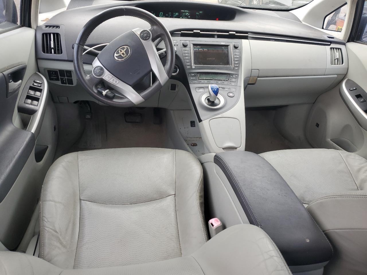 2010 Toyota Prius - Image 8