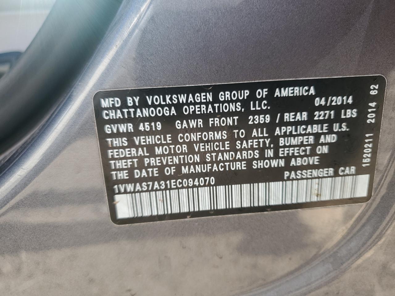2014 Volkswagen Passat - Image 13