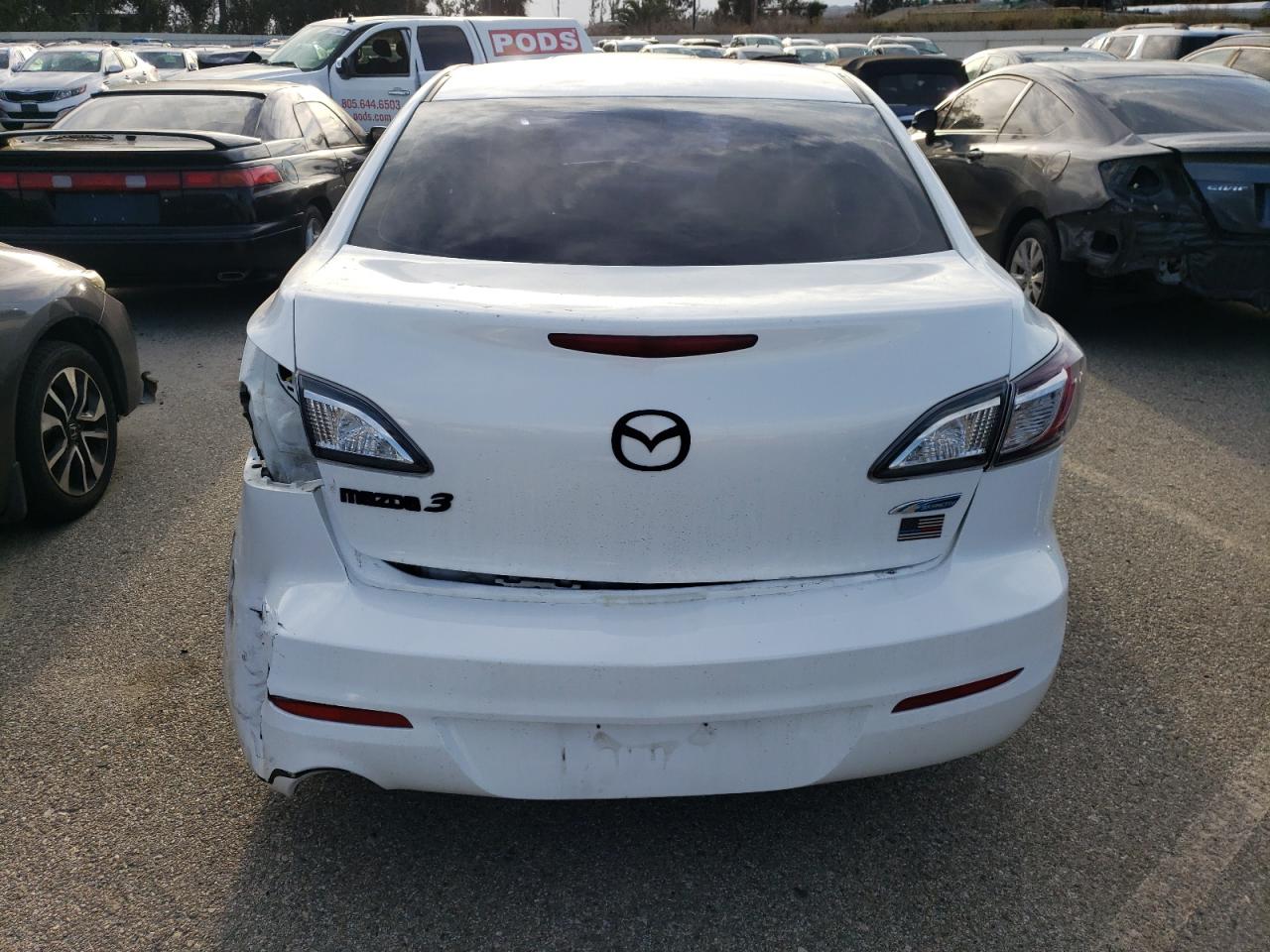 2013 Mazda 3 - Image 6