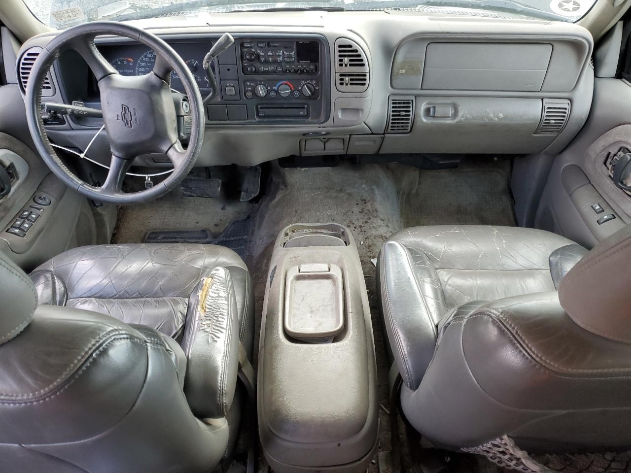2000 Chevrolet Tahoe - Image 8