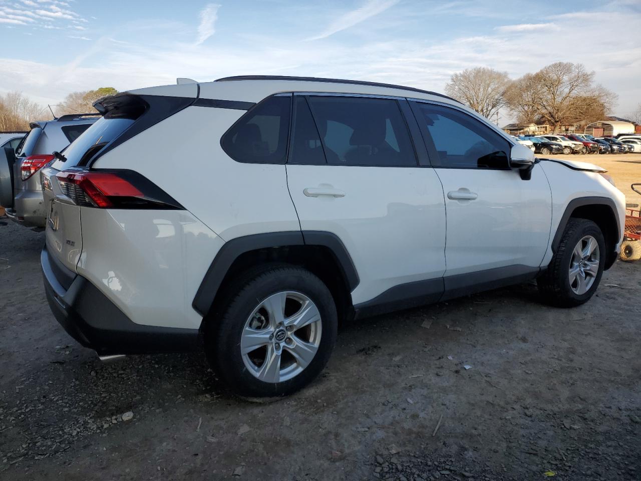 2019 Toyota RAV 4 - Image 3