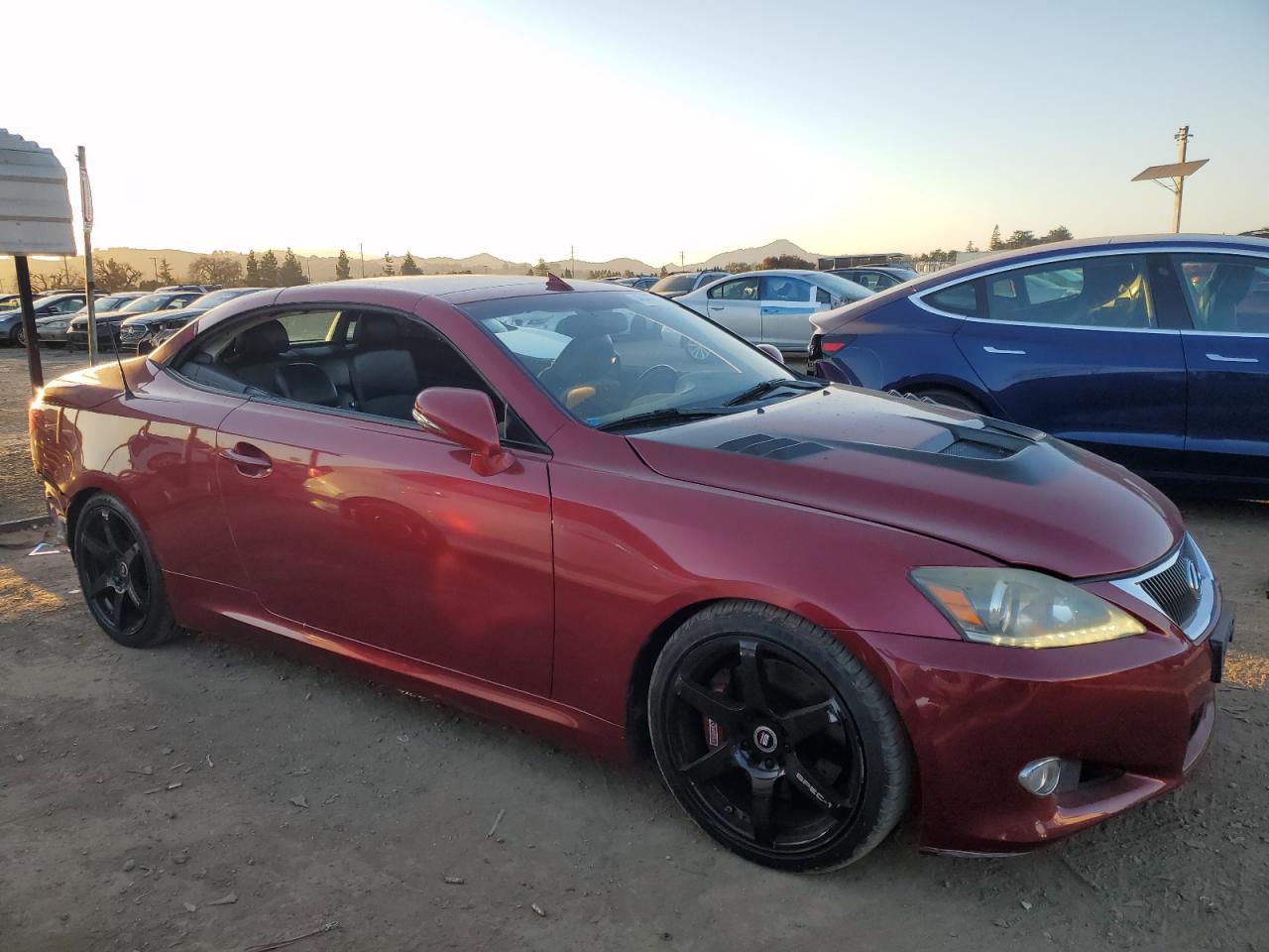 2011 Lexus IS - Image 4