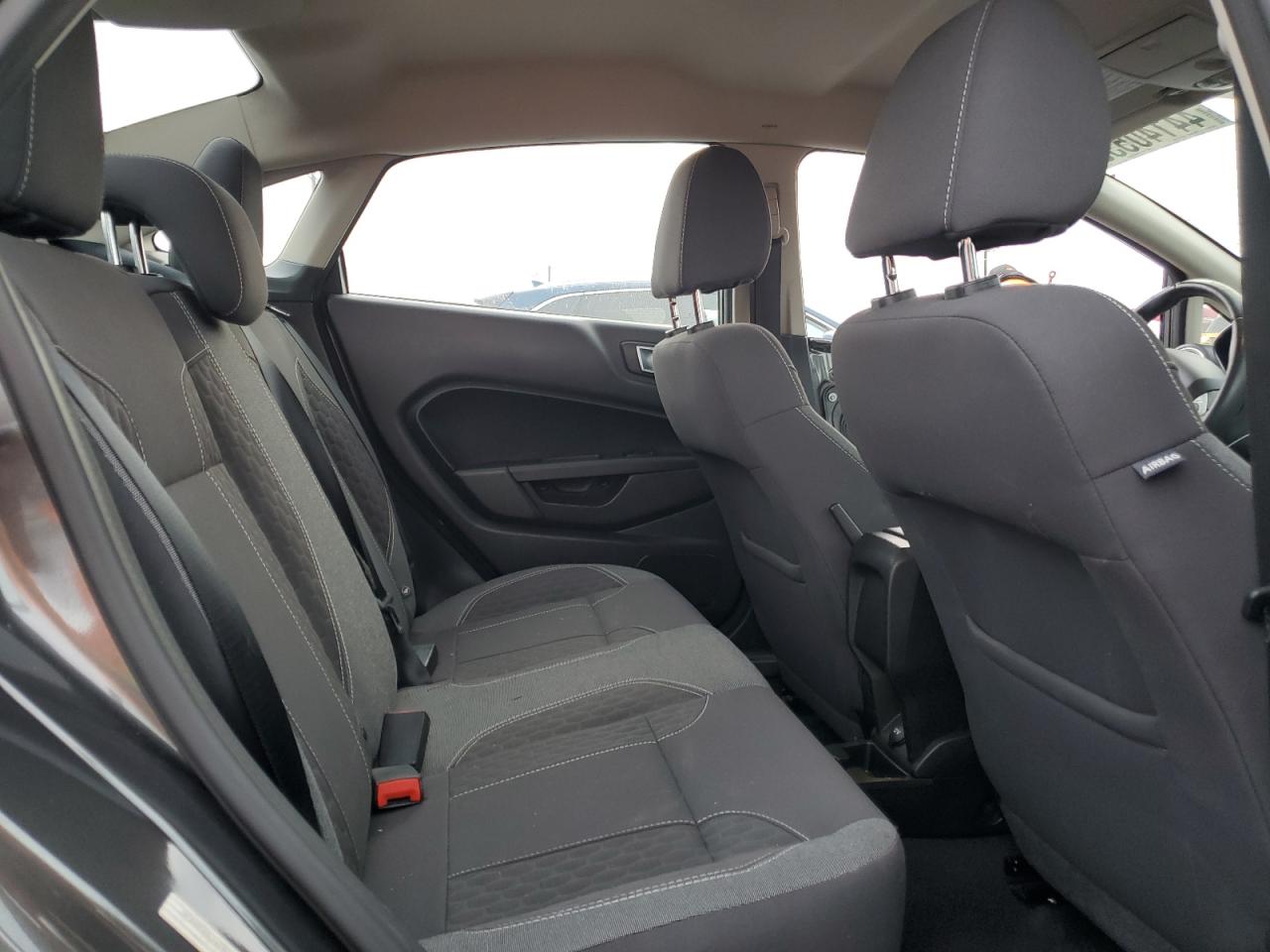 2015 Ford Fiesta - Image 10
