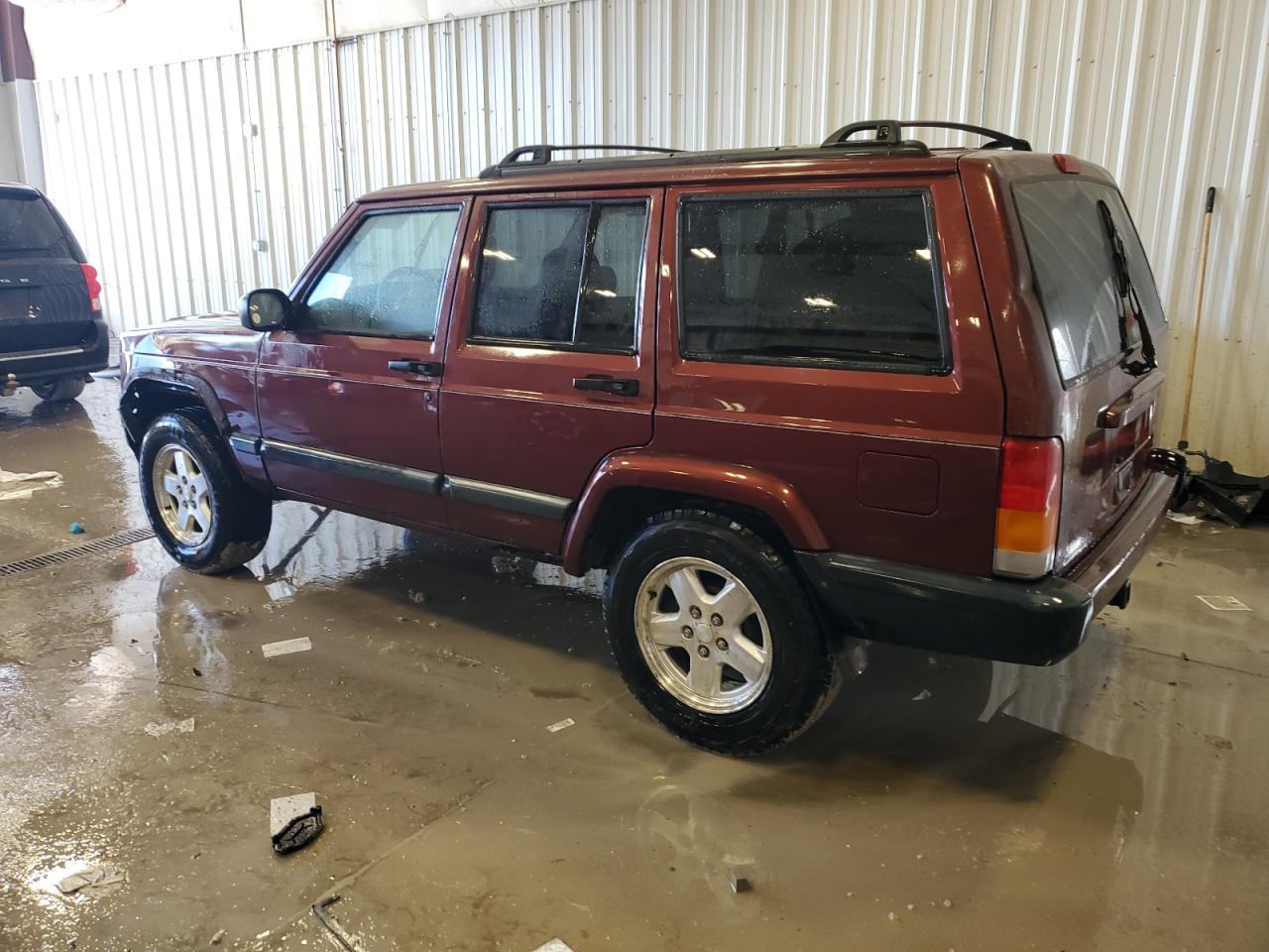 2001 Jeep Grand Cherokee - Image 2