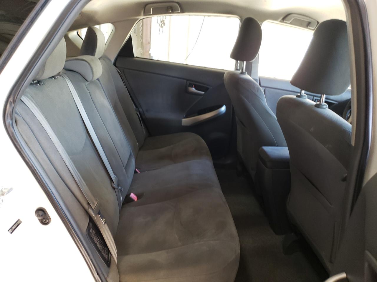 2010 Toyota Prius - Image 10