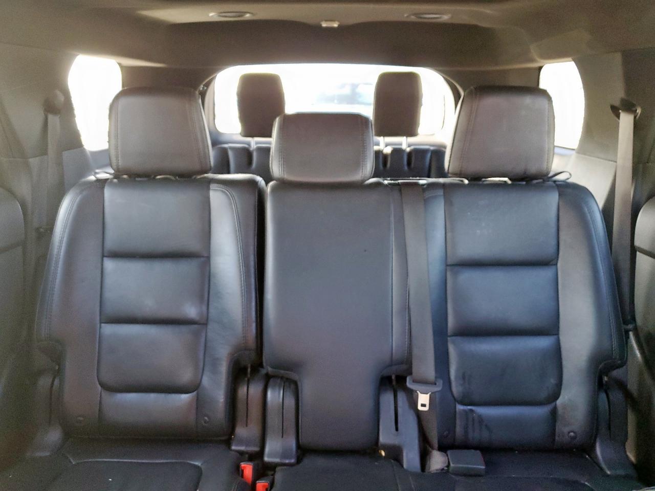 2015 Ford Explorer - Image 10