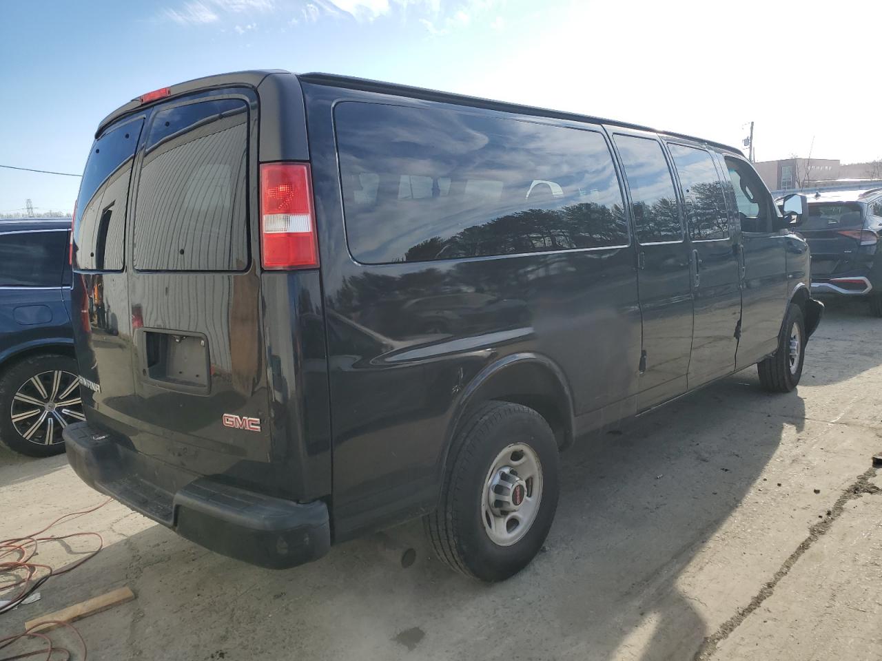 2017 GMC Savana - Image 3