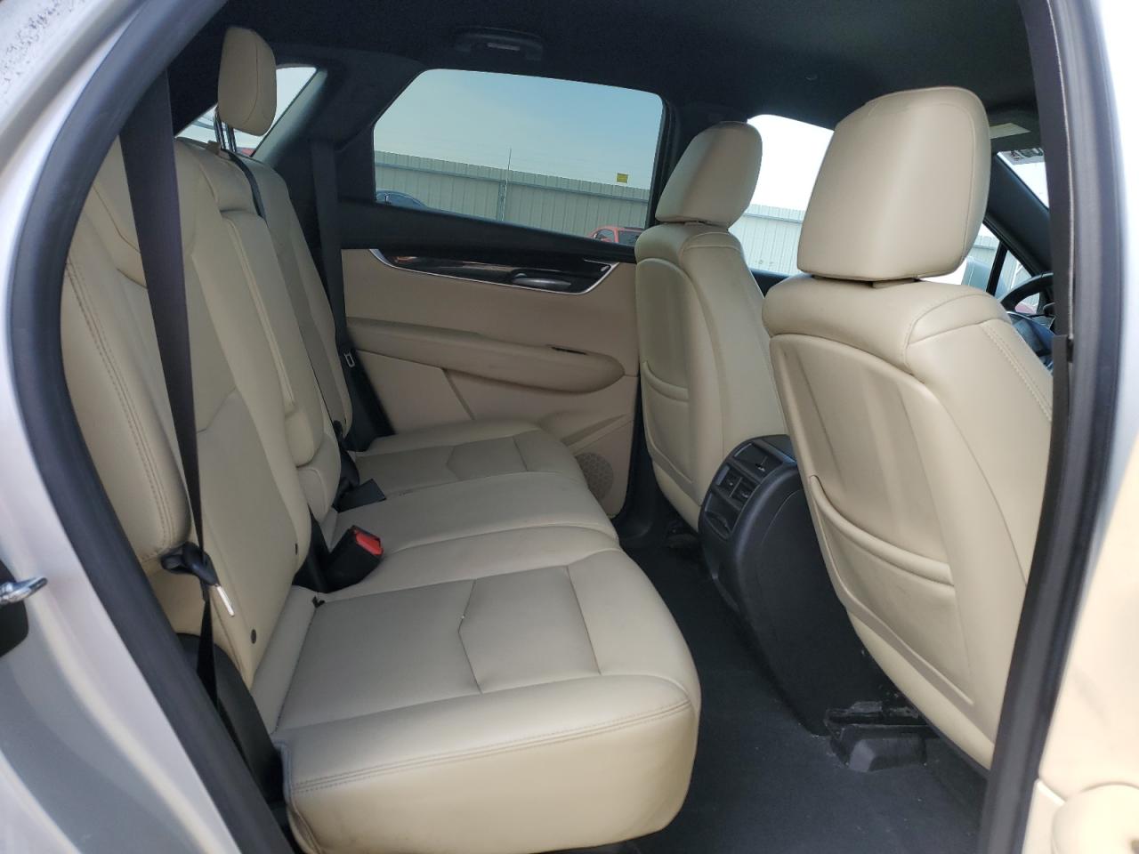 2018 Cadillac XT5 - Image 11