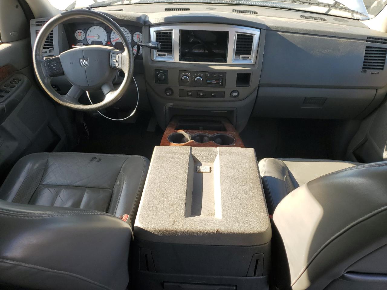 2006 Dodge RAM - Image 8