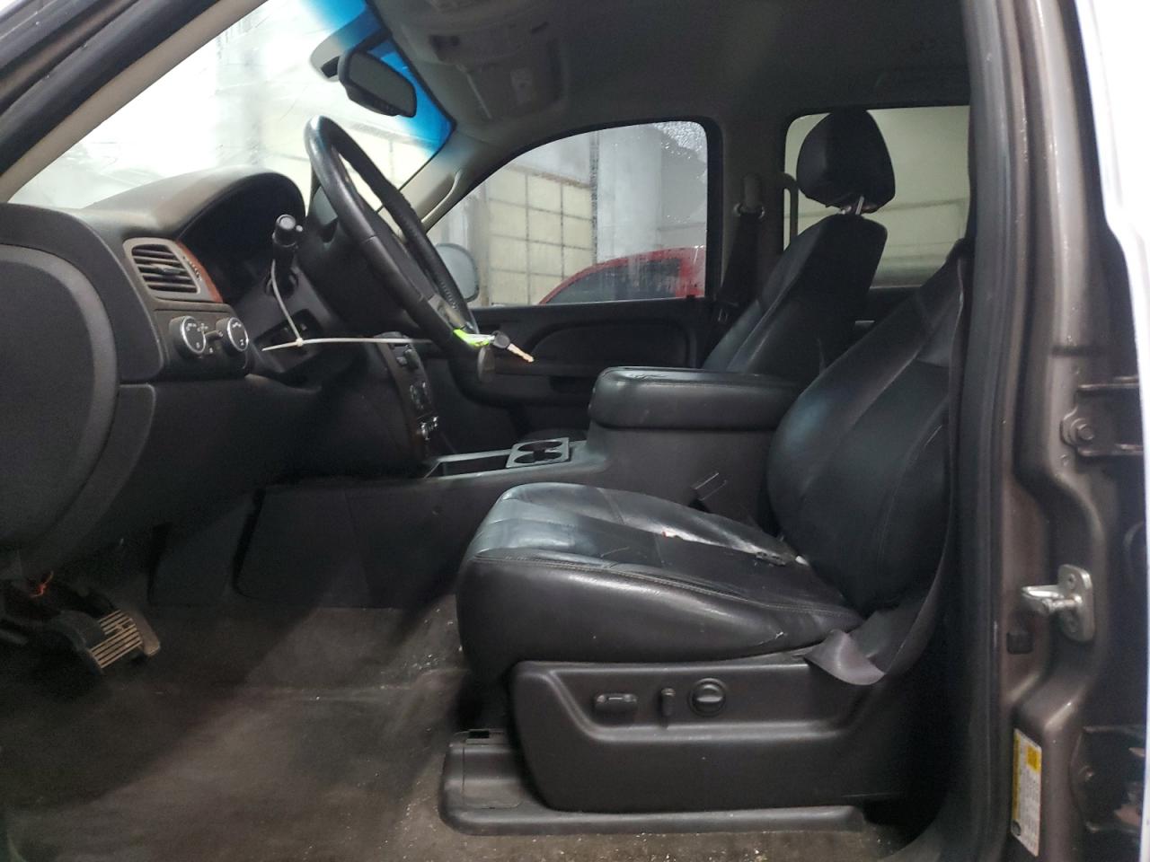 2012 Chevrolet Suburban - Image 7