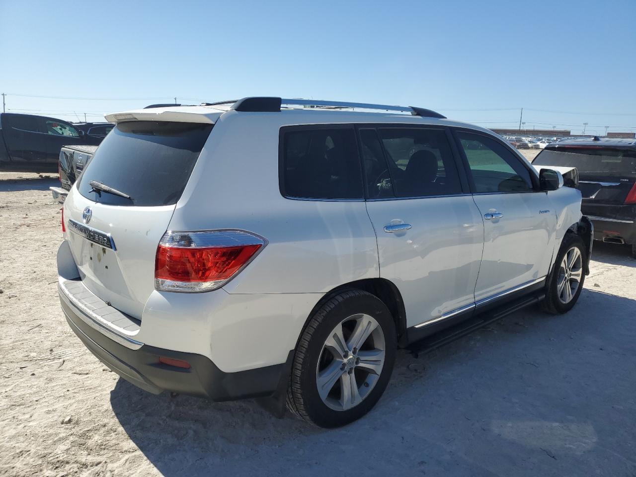 2013 Toyota Highlander - Image 3