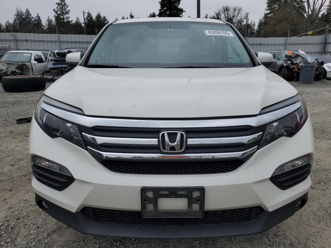2017 Honda Pilot - Image 5