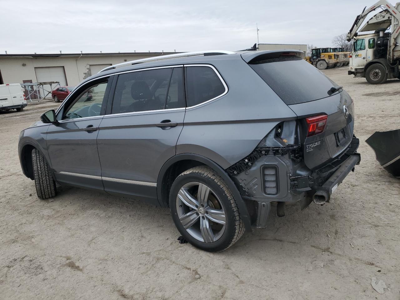 2020 Volkswagen Tiguan - Image 2