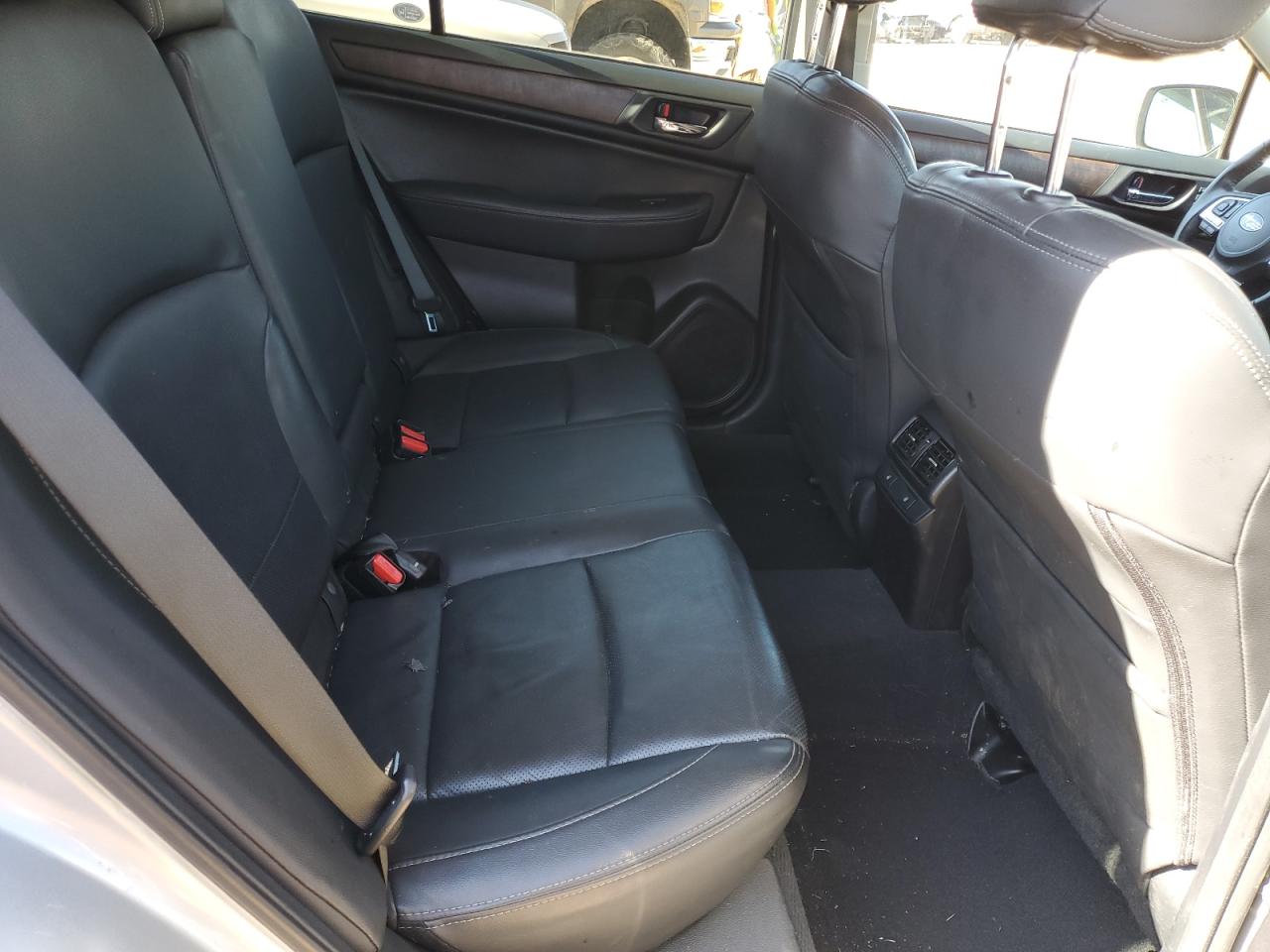 2016 Subaru Outback - Image 12