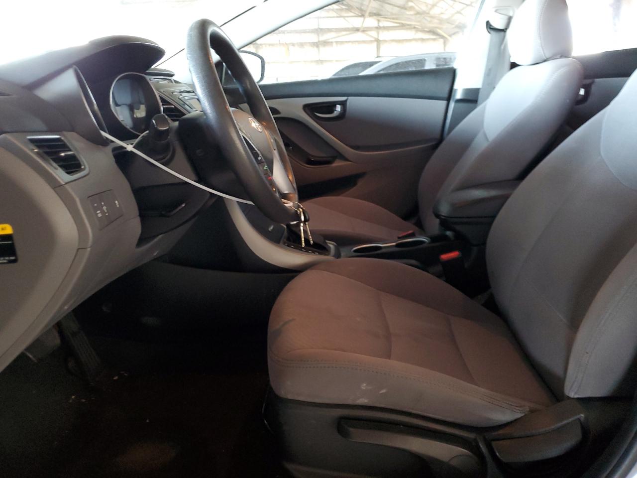 2015 Hyundai Elantra - Image 7