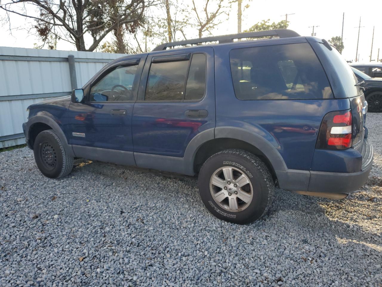 2006 Ford Explorer - Image 2