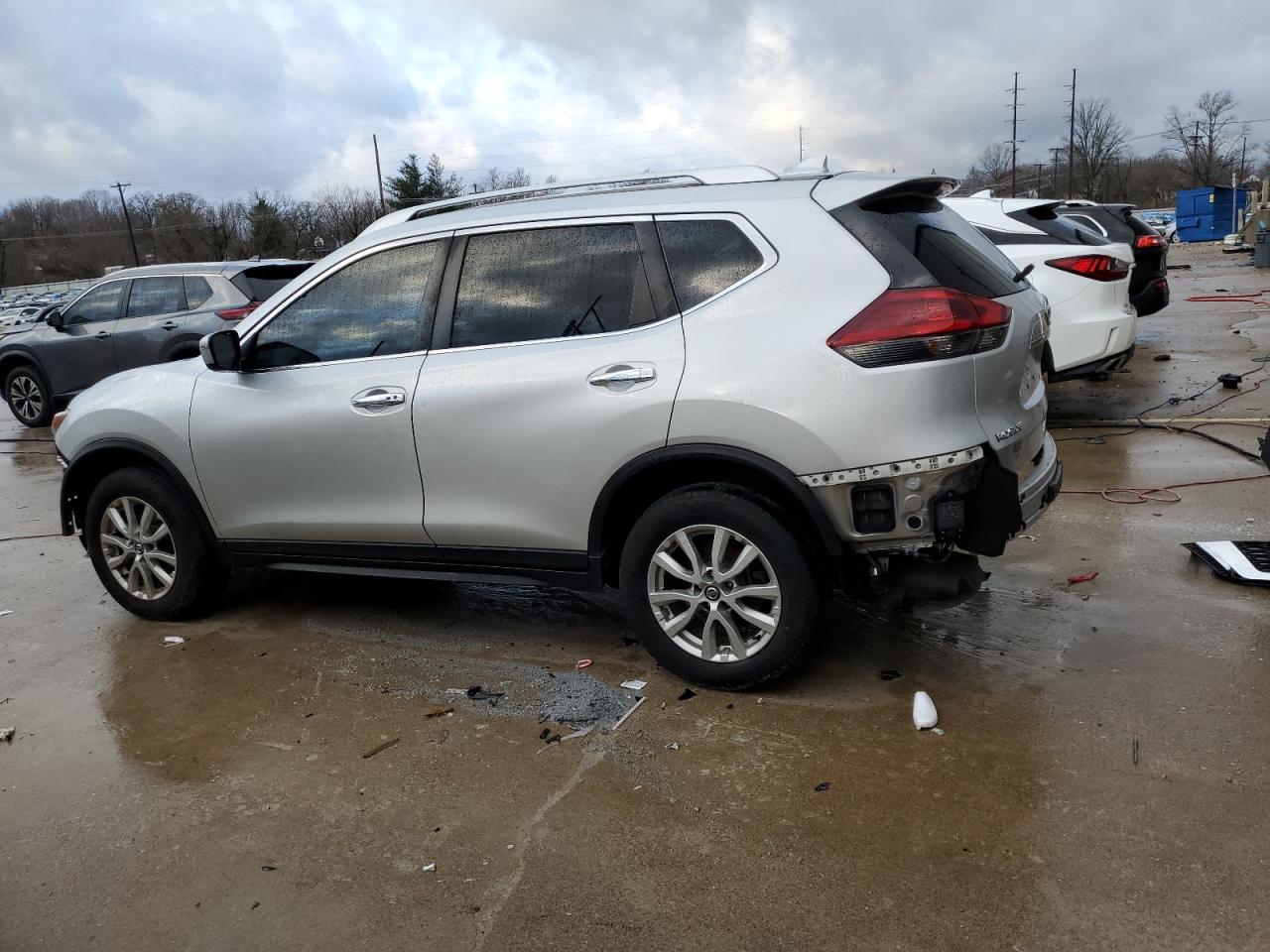 2019 Nissan Rogue - Image 2