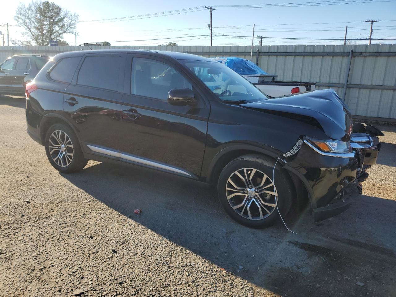 2016 Mitsubishi Outlander - Image 4