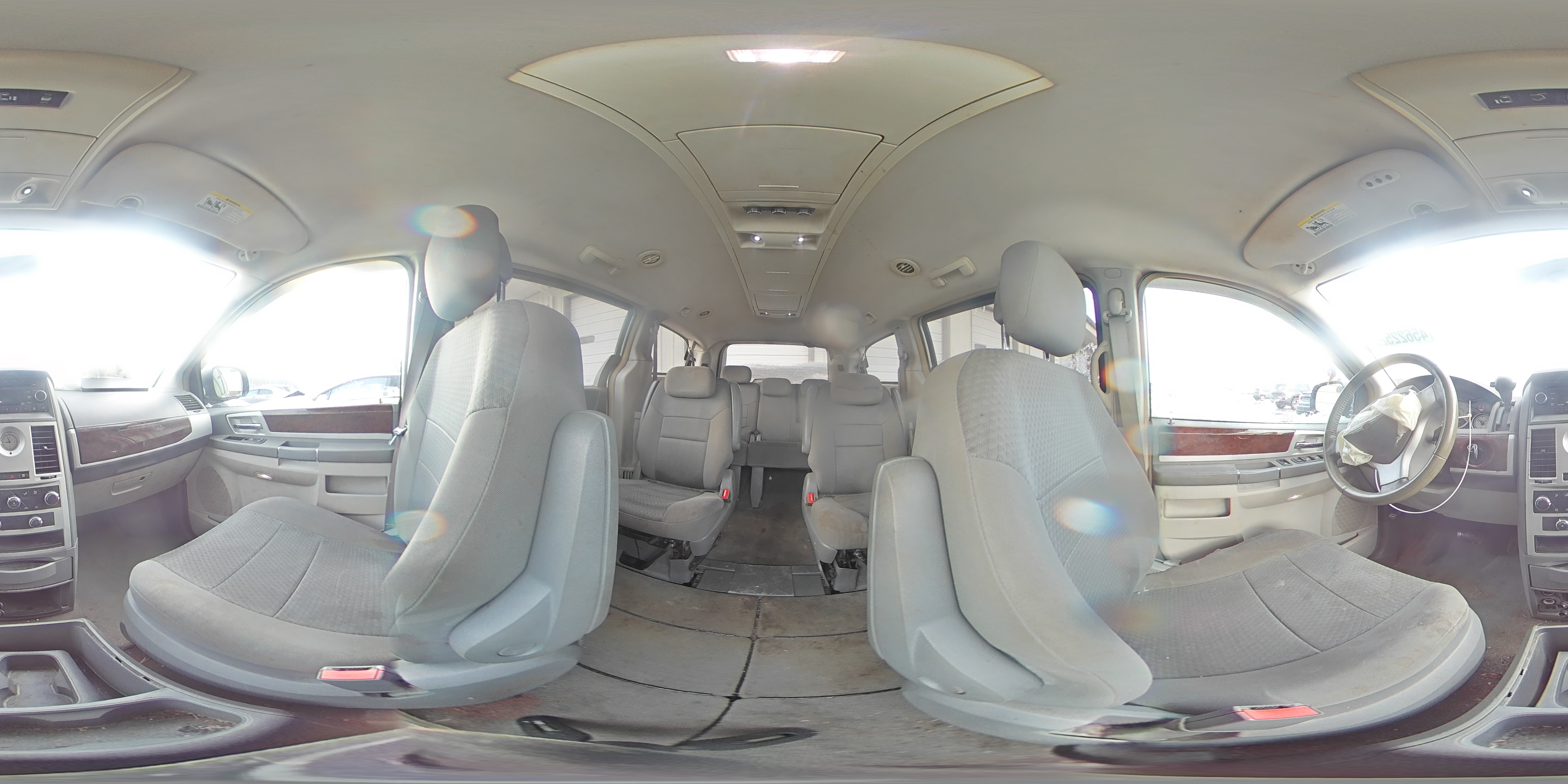 2010 Chrysler Town & Country - Image 14