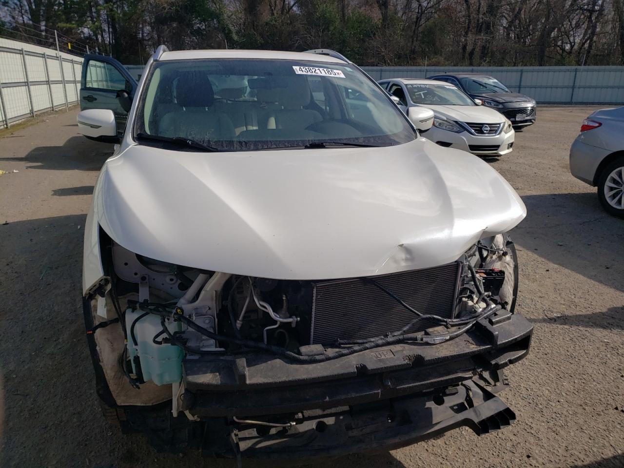2018 Nissan Rogue - Image 5