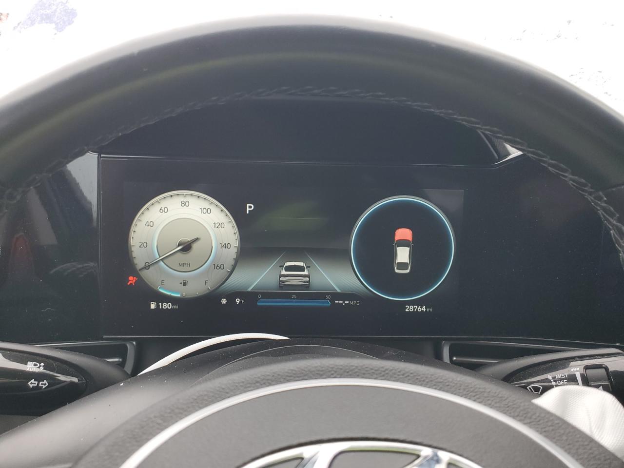 2022 Hyundai Elantra - Image 9