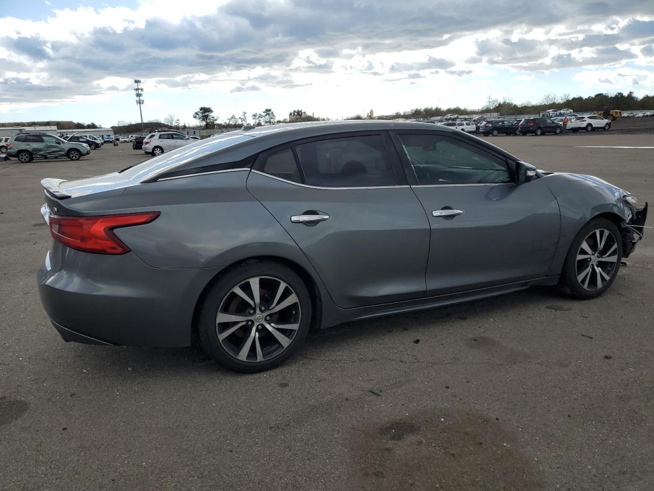 2018 Nissan Maxima - Image 3