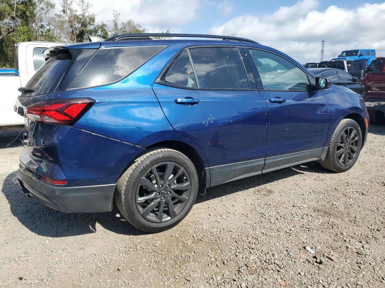 2022 Chevrolet Equinox - Image 3