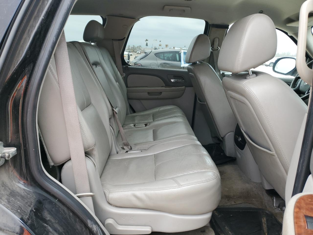 2007 Chevrolet Tahoe - Image 12
