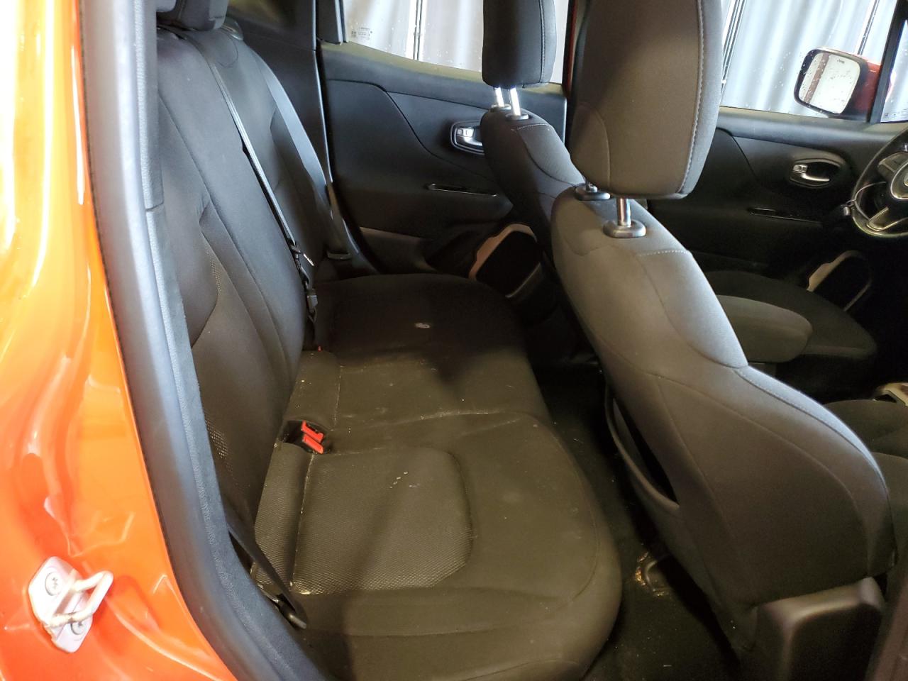 2016 Jeep Renegade - Image 11