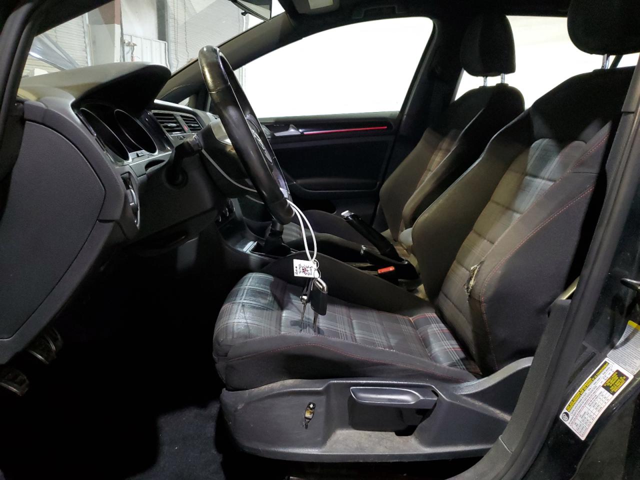 2015 Volkswagen GTI - Image 7