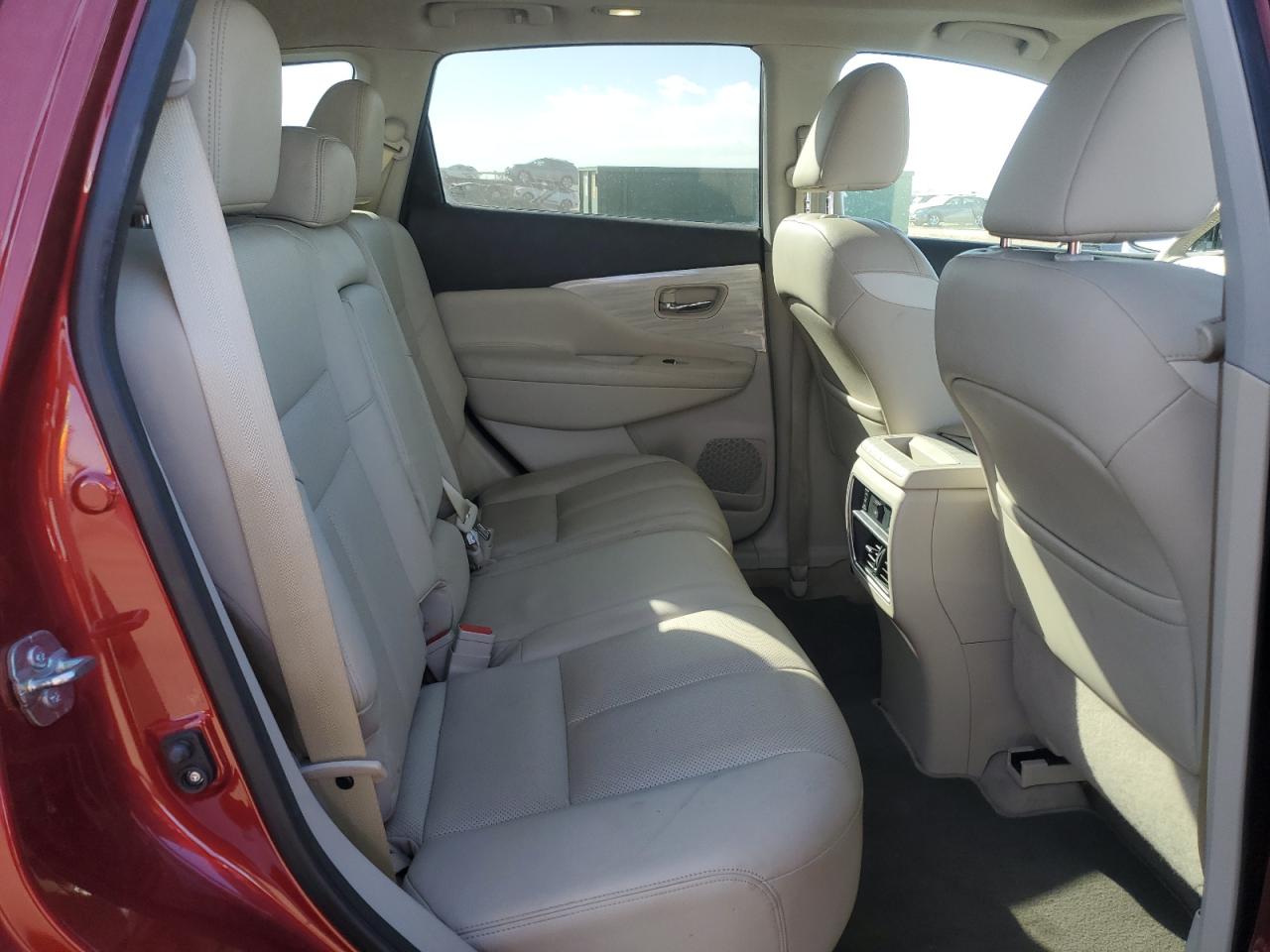 2015 Nissan Murano - Image 11