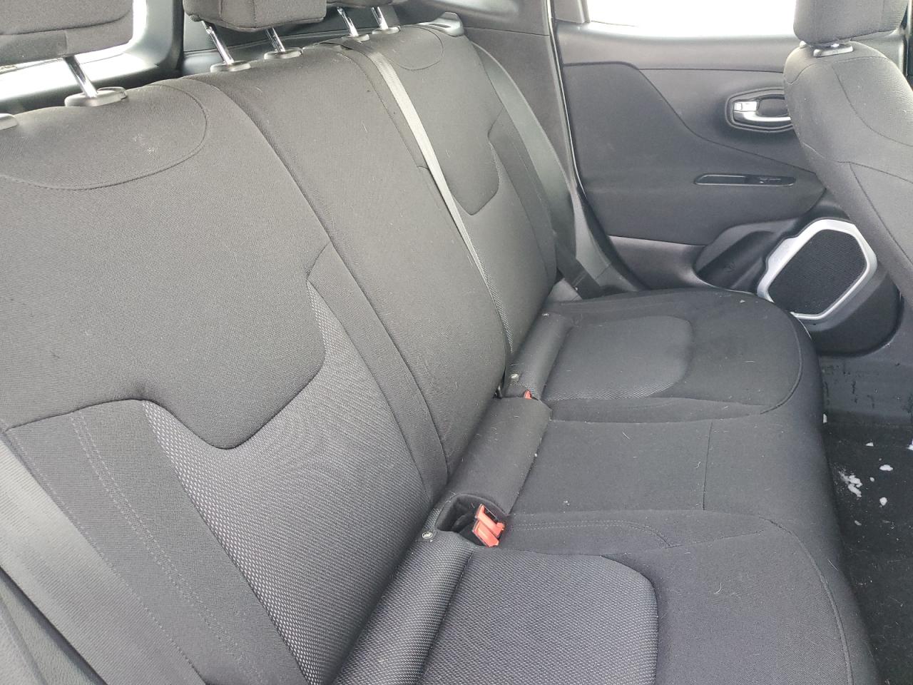 2018 Jeep Renegade - Image 10